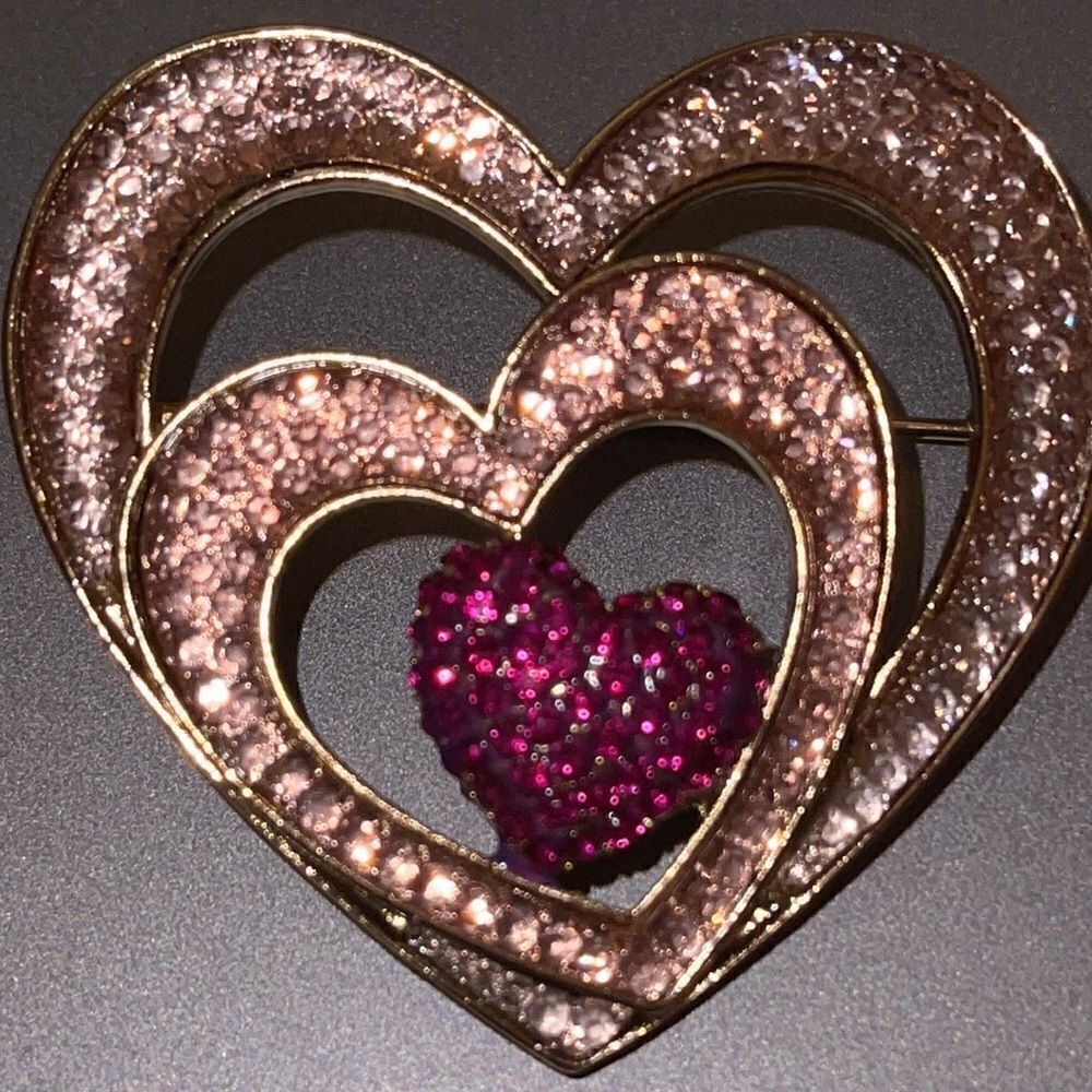 NWOT triple heart gold tone pink hearts
